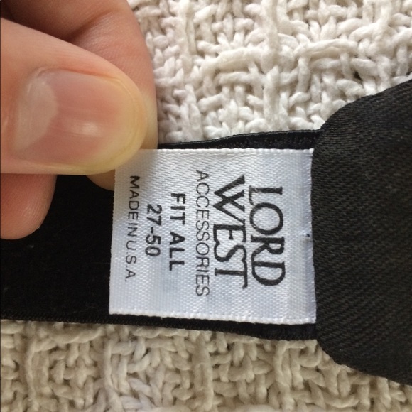 Matching Cummerbund, Bow Tie, & Pocket Square. - Picture 5 of 5